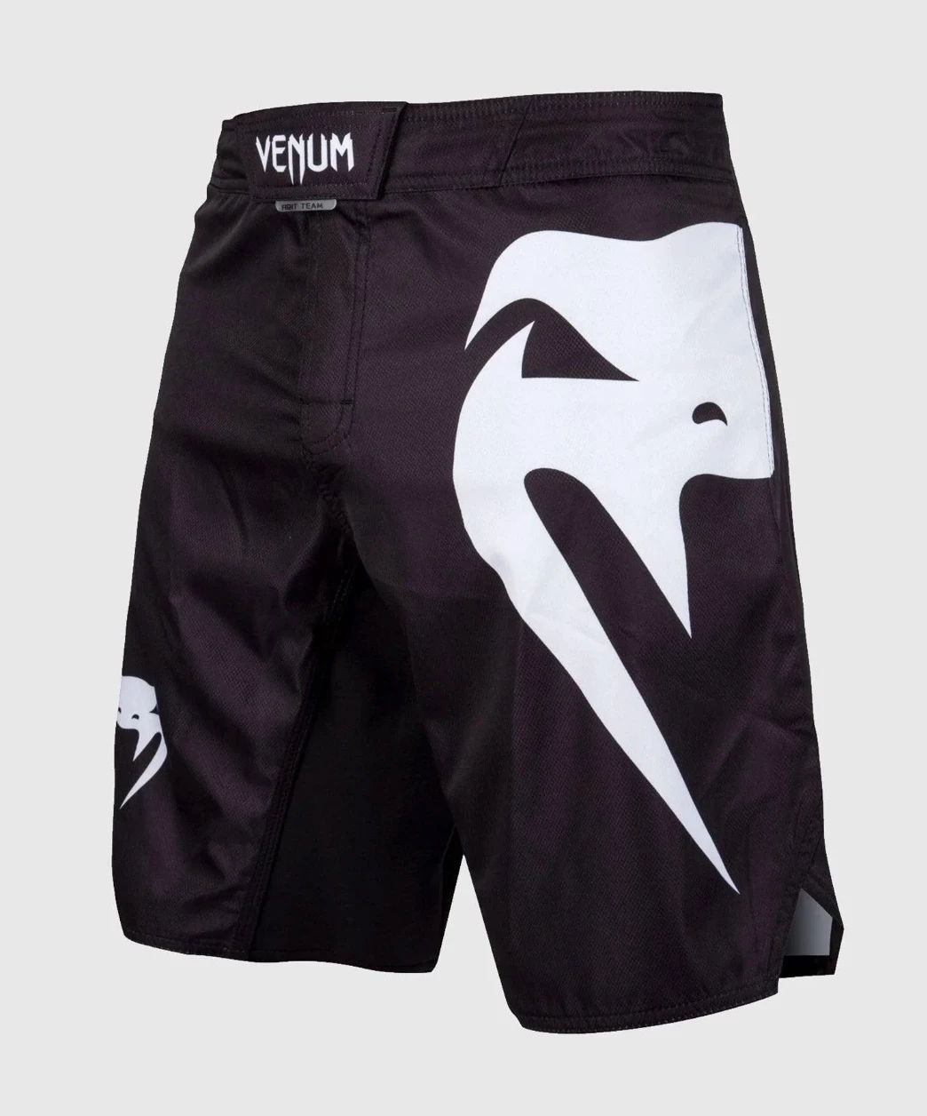 VENUM LIGHT 3.0 FIGHTSHORTS 1 VENUM LIGHT 3.0 FIGHTSHORTS
